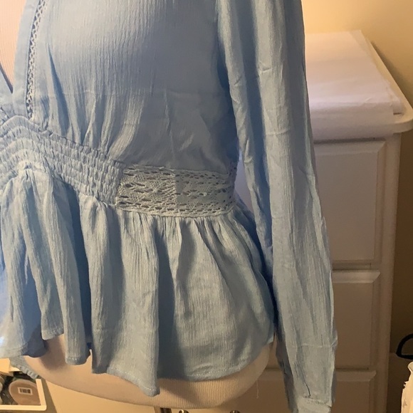 Tea & Cup long sleeved deep V lace waist top - Picture 5 of 10